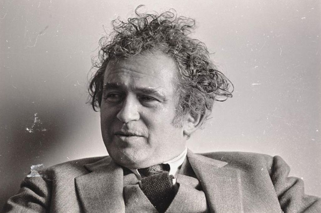 Norman Mailer: “Todo el periodismo es ficción y la mayor parte de él, ficción horrorosa”.