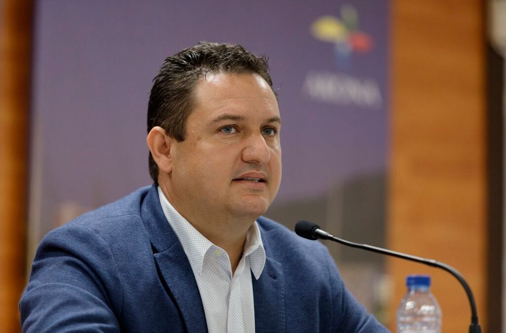 Arona se empantana