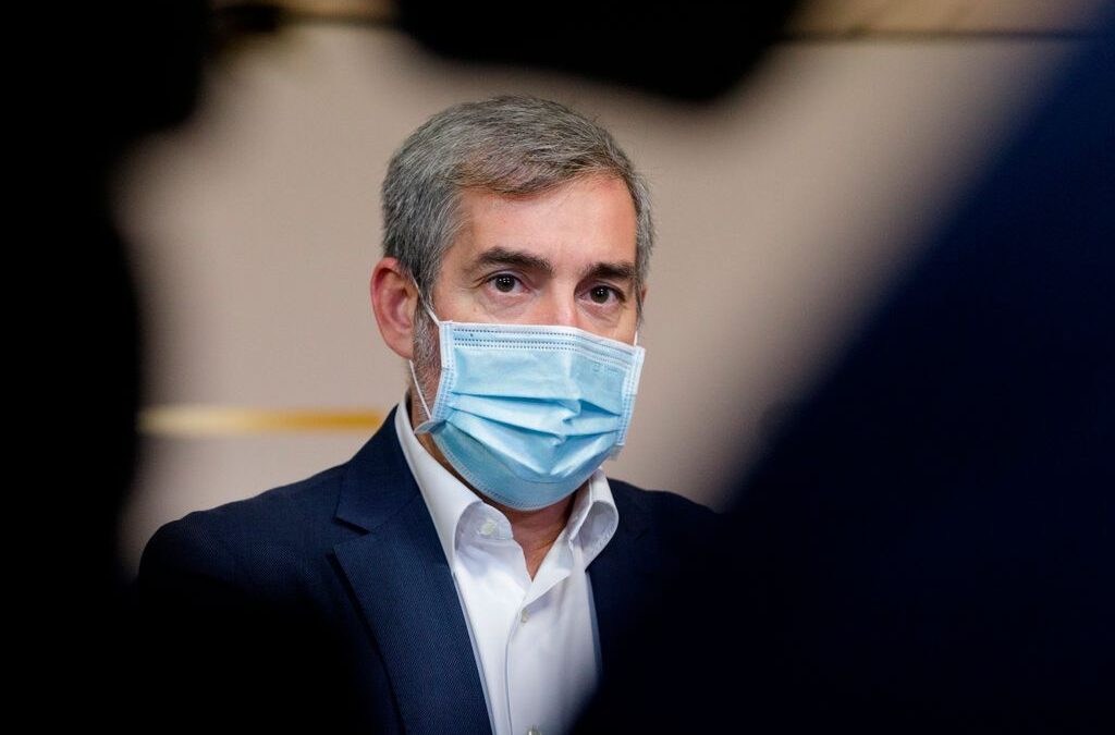 Poli bueno, poli malo…